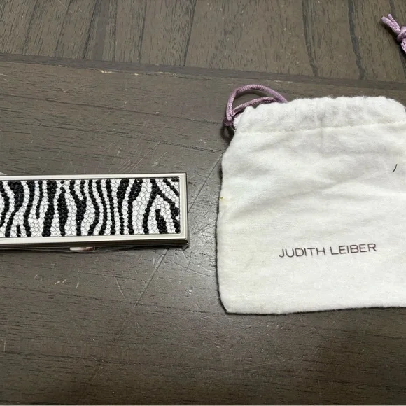 Judith Leiber Silver mirror. - Picture 3 of 4